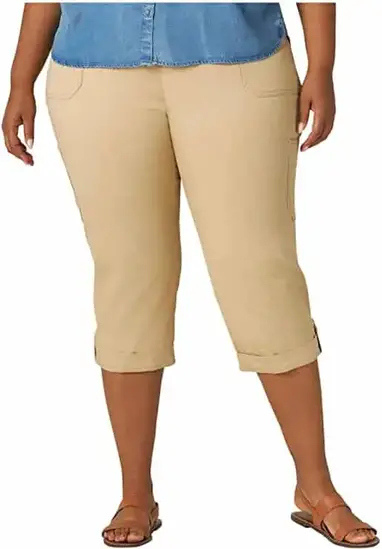 Lee Women's Plus Size Flex-to-go Utility Capri Pant